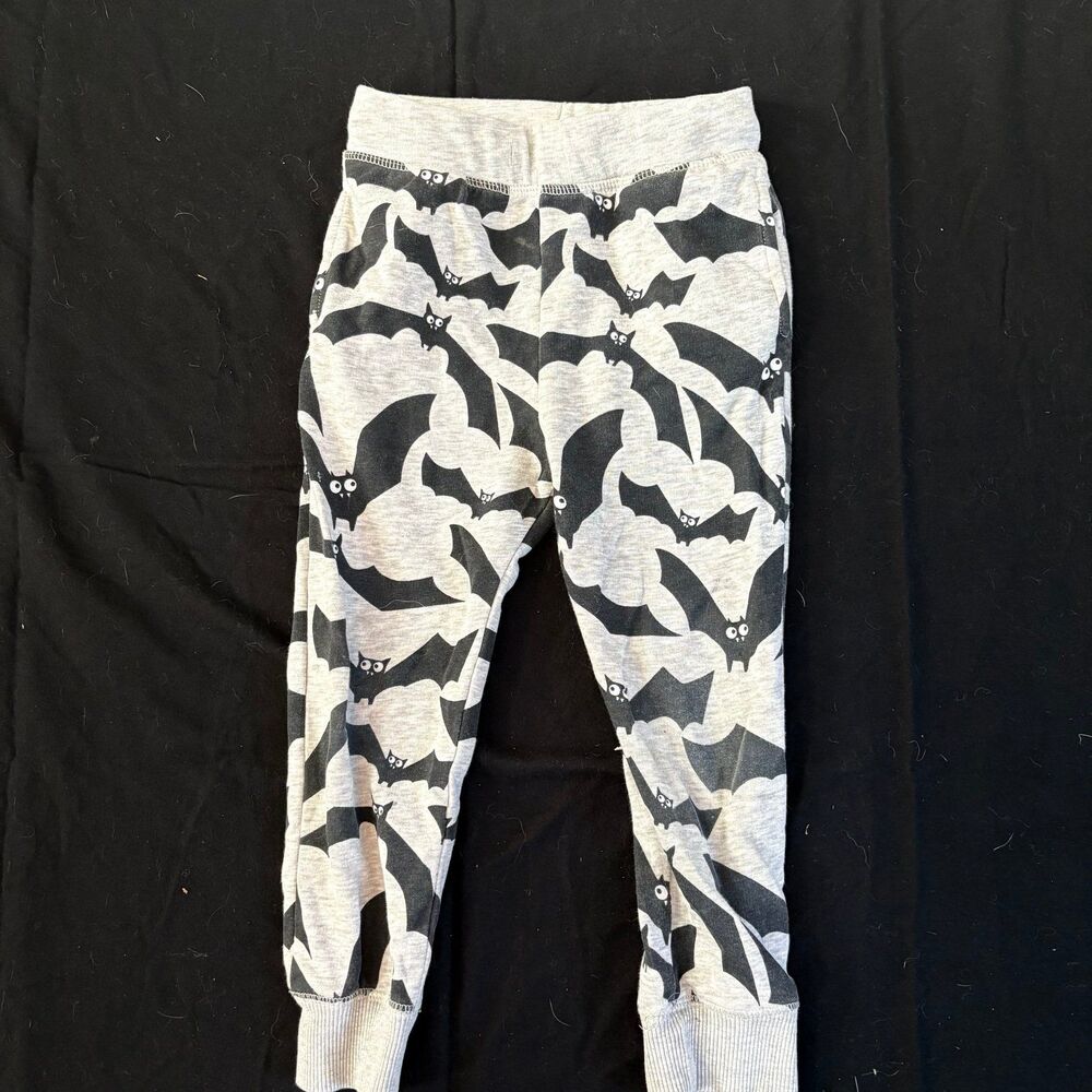H&M boys 4/5 years gray and black bat Halloween pants